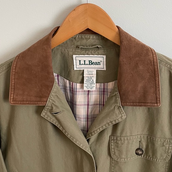 Vintage L.L. Bean Barn Coat in Olive Green with Leather Collar, Petite Large - Picture 3 of 12